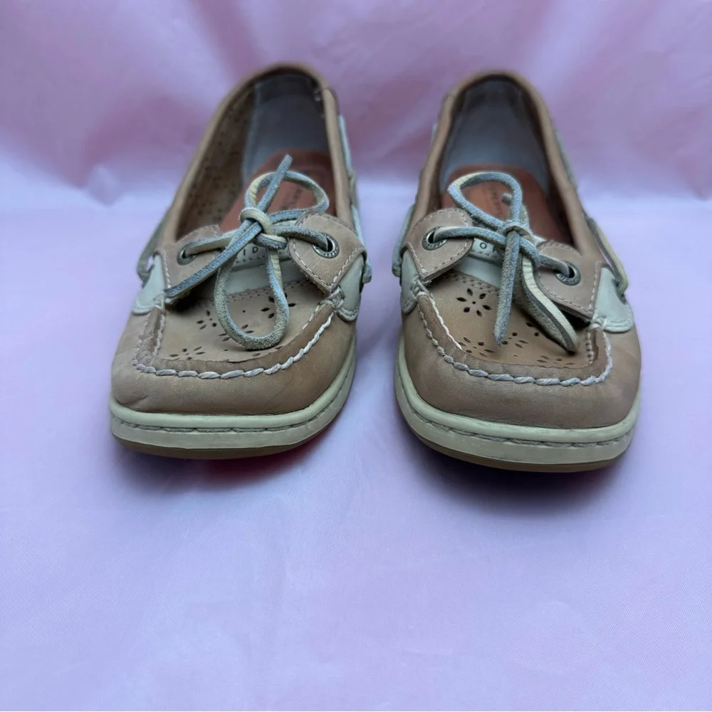 ✨ Sperry Top-Sider Women’s Boat Shoes Tan Cream 7M w/ Laser-Cut Floral Detail ✨